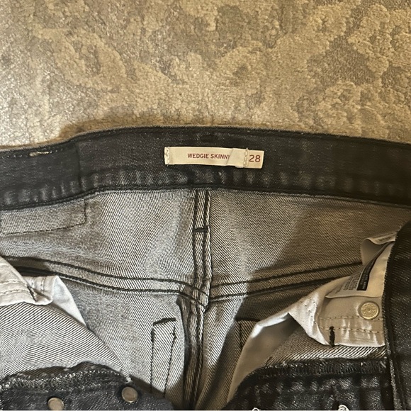 Levis Wedgie Skinny Frayed - Picture 5 of 5